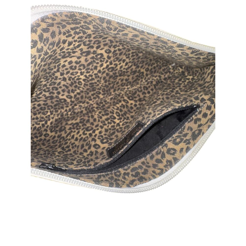 Due Fratelli Made In Canada Genuine‎ Leather White Faux Croc Embossed Clutch - Picture 9 of 11